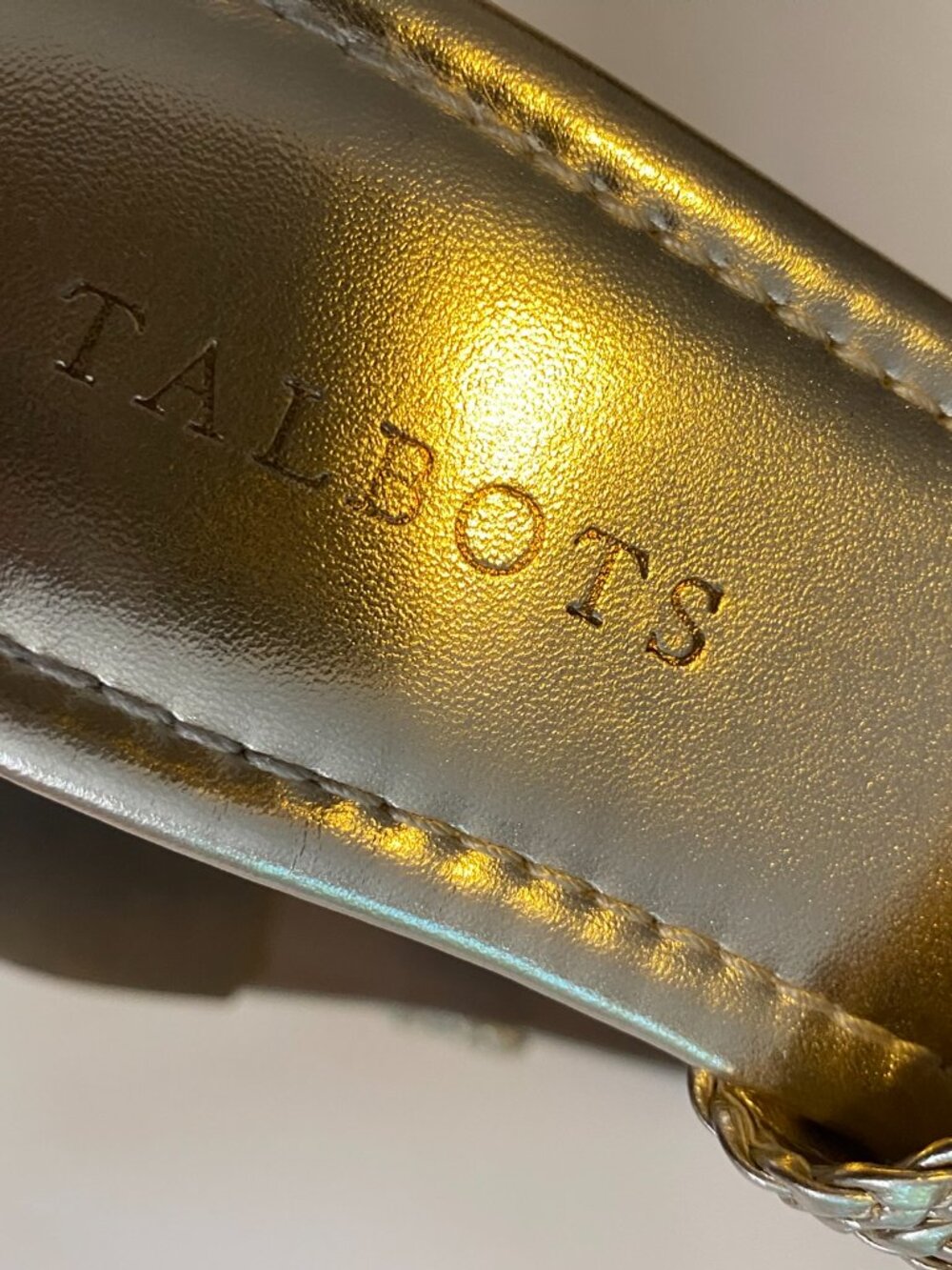 Talbots Gold Sandals - Picture 3 of 6
